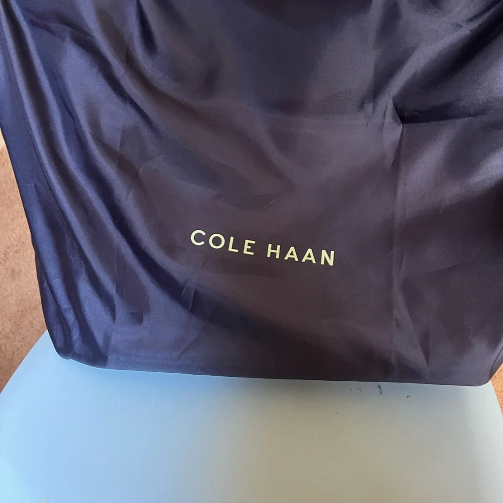 Elegant Blue Leather Tote Bag - Picture 13 of 13